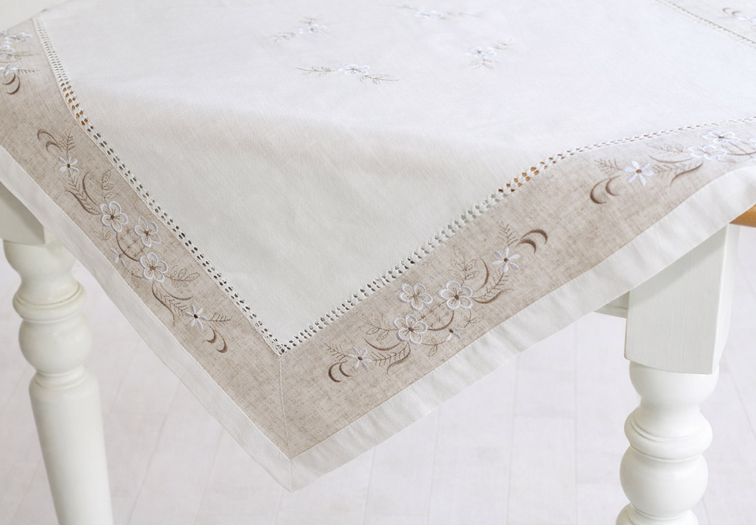 445_254 Скатертина лляна з вишивкою 90*90см Linen Harmony, 445-254